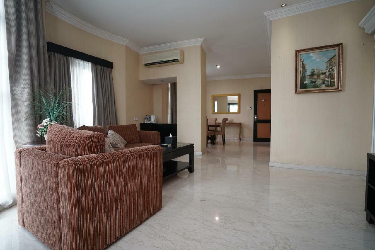 Capital O 1128 Imara Hotel 2*